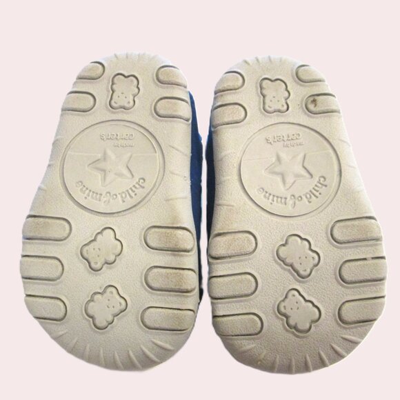 Size 3 Carter's childs breathable velco closure breathable cutout back tennis sh - Picture 6 of 7